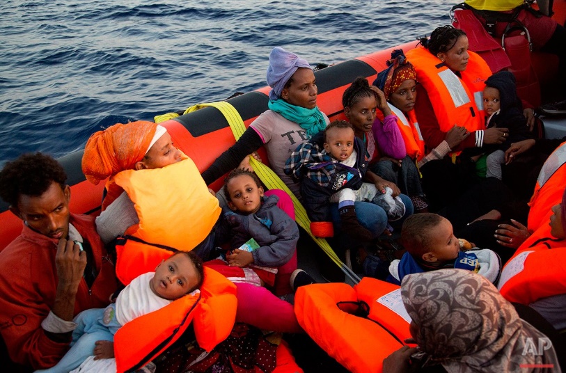 فیلم | نجات هزاران پناهجوی سرگردان در آب‌های لیبی