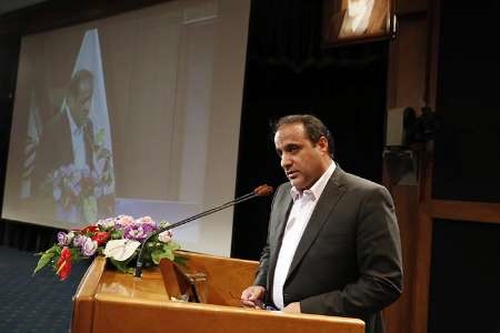 نماینده مجلس: خبرنگاران باید با بی‌طرفی و شجاعت و دقت به بیان واقعیت بپردازند