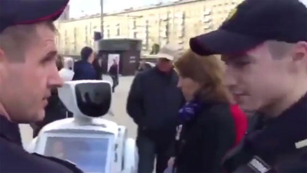 بازداشت ربات جنجالی روسیه در تجمع سیاسی انتخابات پارلمانی!