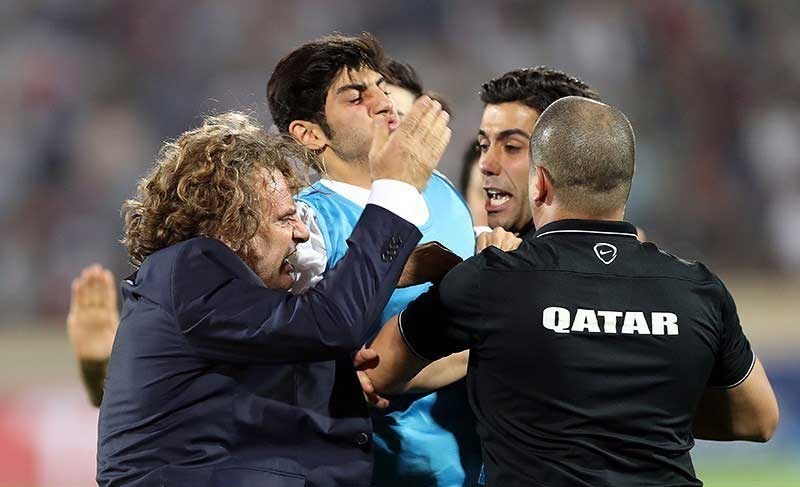 رفتار عجیب سرمربی قطر بعد از اعتراض نیمکت‌نشین‌های تیم ملی