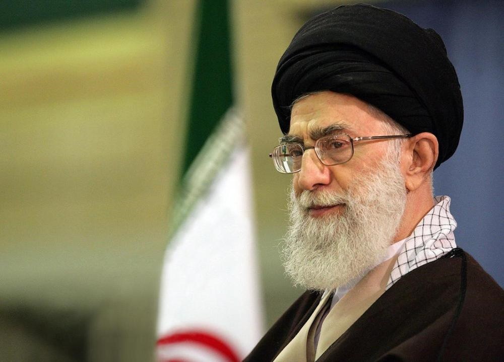 بازخوانی بیانات آیت‌الله خامنه‌ای درباره چگونگی غلبه بر توطئه‌های جنگ ۸ ساله