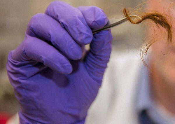 شناسایی افراد،۲۵۰ سال پس از مرگ با نشانگرهای پروتئین مو