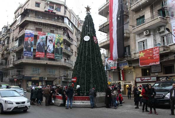 عکس | تصویرِ رهبر معظم انقلاب اسلامی در خیابان‌های حلب