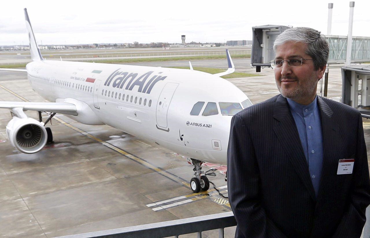 عکس | مدیر عامل ایران‌ایر در کنار نخستین هواپیمای تحویلی ایرباس 