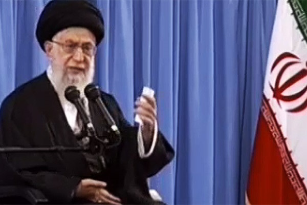 فیلم | رهبر انقلاب: دشمن دروغ می‌گوید که هدفش علی‌ خامنه‌ای است