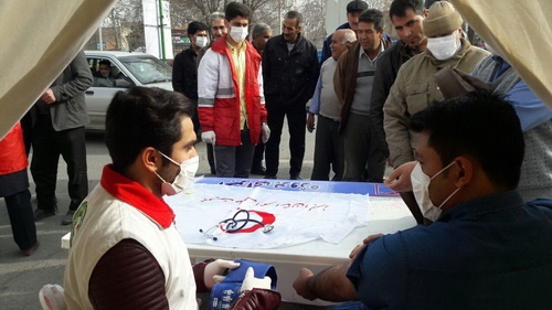 برپایی چادر سلامت و توزیع ۱۰۰۰ ماسک رایگان در نظرآباد 