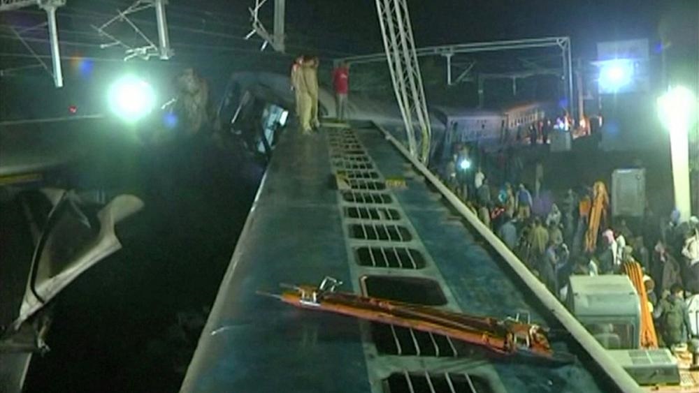 فیلم | حادثه مرگبار قطار در هندوستان | ۳۹ کشته و ۱۰۰ مجروح 