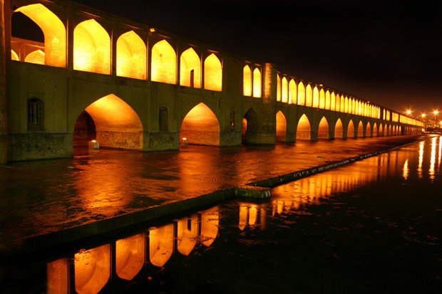 سه‌شنبه آب زاینده‌رود به اصفهان می‌رسد
