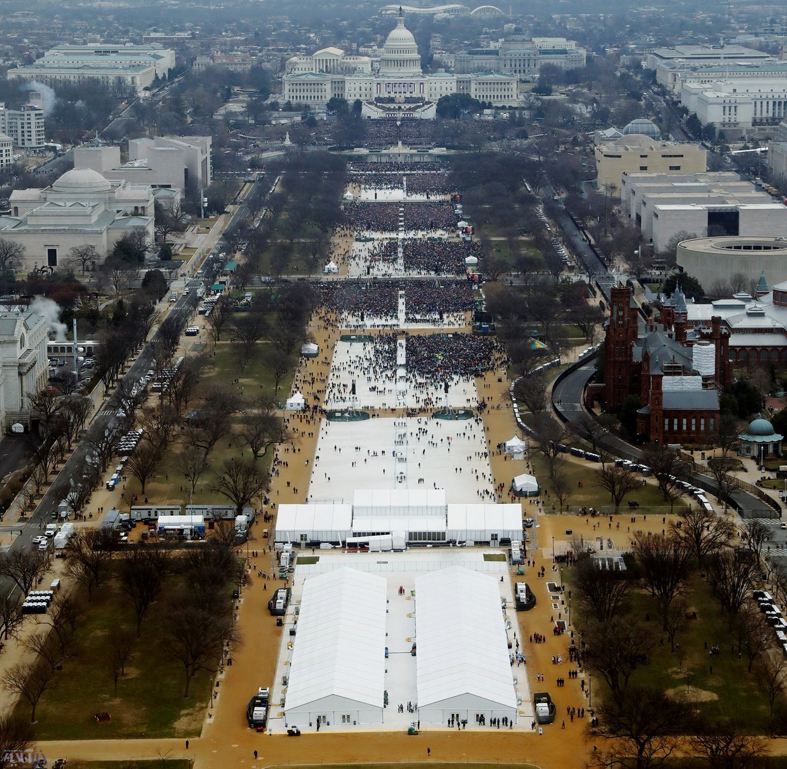 تصاویر گاردین برای مقایسه جمعیت حاضر در مراسم تحلیف اوباما و ترامپ