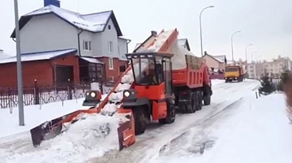 ماشین برف‌روبی خارق‌العاده روس‌ها که خیابان‌ها را تمیز می‌کند!