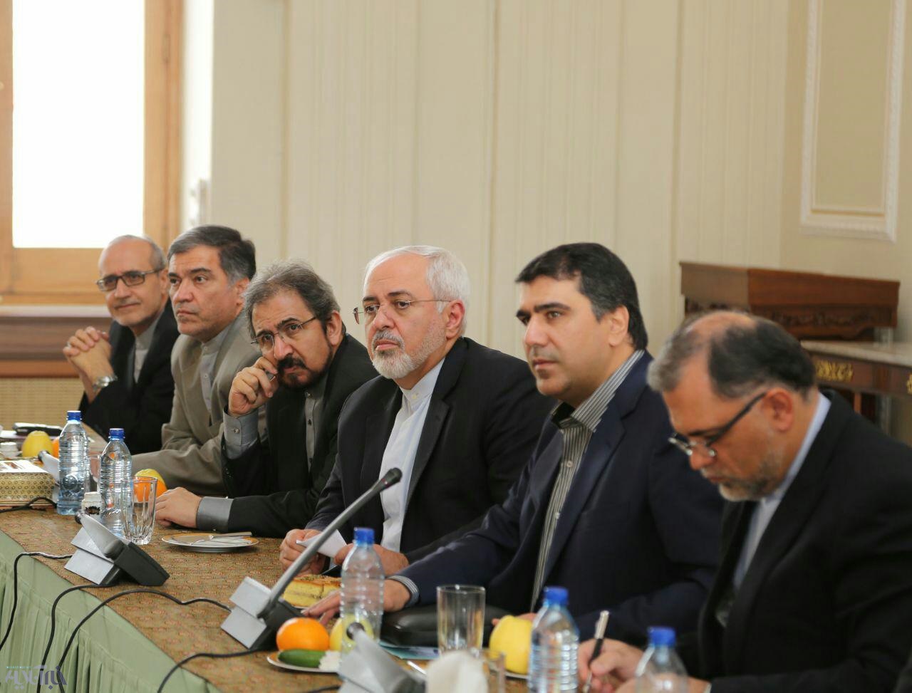 عکس | ظریف در جمع مدیران روابط عمومی دستگاه‌ها