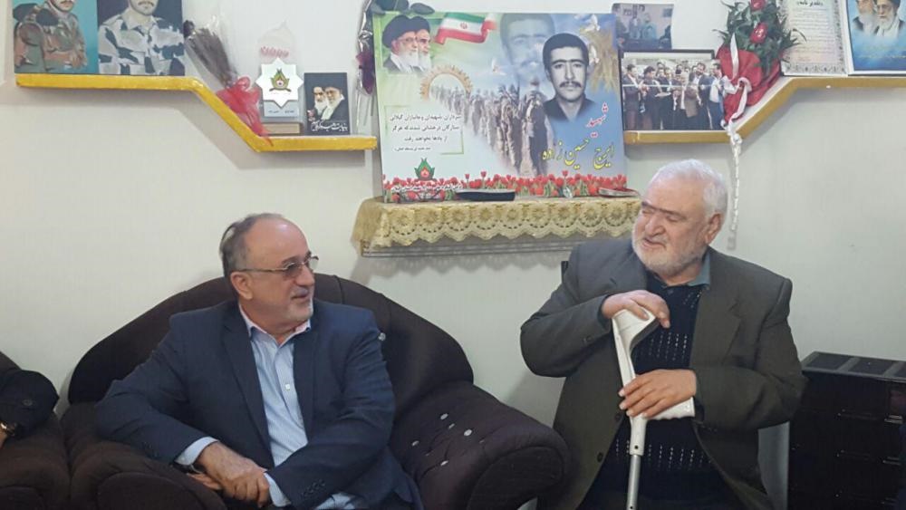 دیدار استاندار گیلان با خانواده‌ی شهید در منجیل 