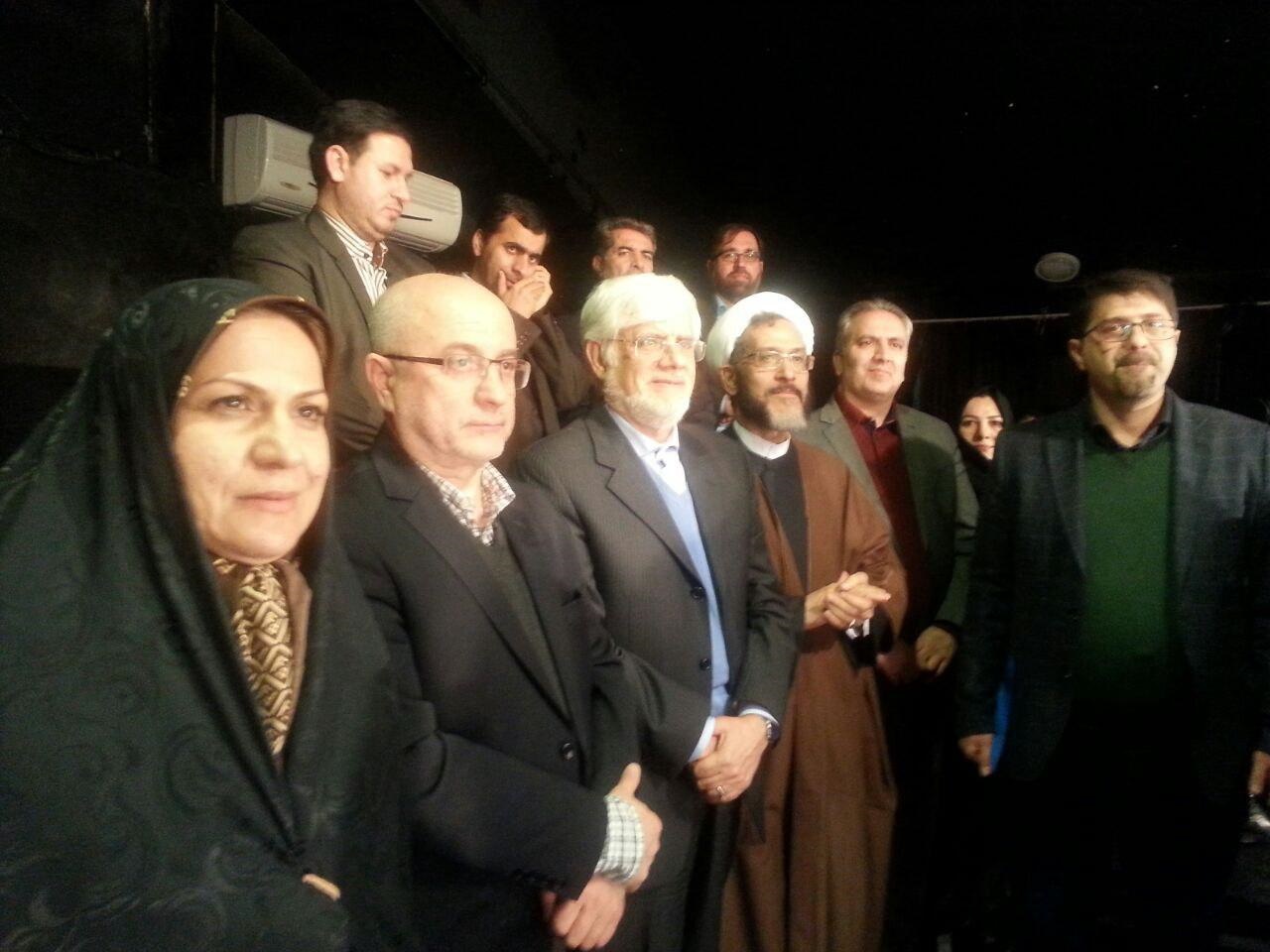 عارف به تماشای بازی نابینایان نشست 