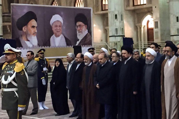 روحانی: نه تافته جدا بافته‌ایم نه گمشده در تاروپود جهان