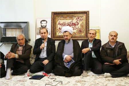 مسئولان چهارمحال و بختیاری با خانواده شهید داوودی دیدار کردند
