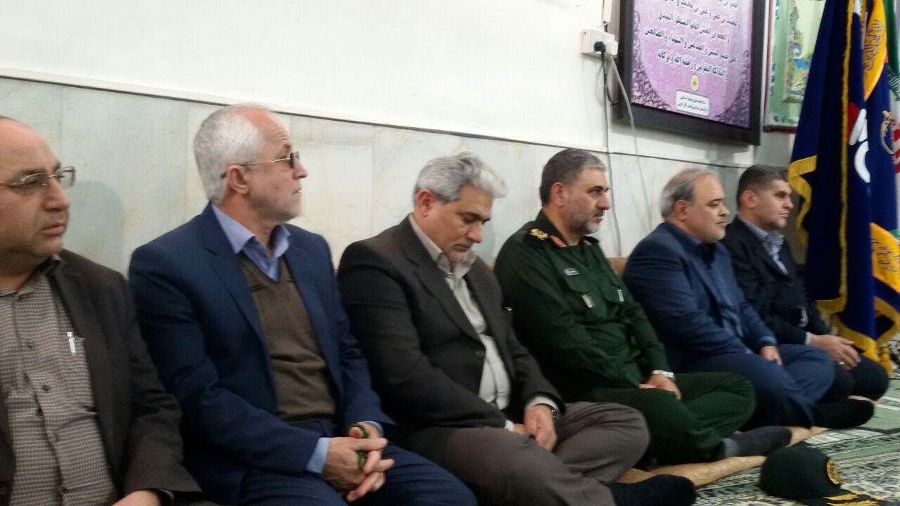 باید در هر زمانی بصیر بود و  جبهه حق را از باطل تشخیص داد