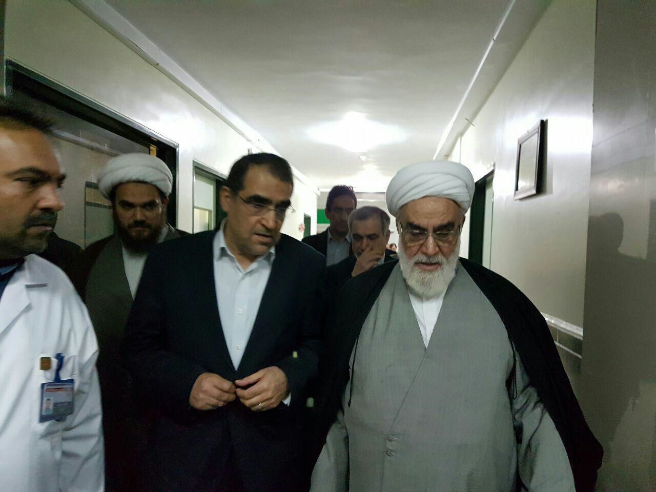 عکس | آیتالله گلپایگانی و وزیر بهداشت در بیمارستان جماران عکس | آیتالله گلپایگانی و وزیر بهداشت در بیمارستان جماران