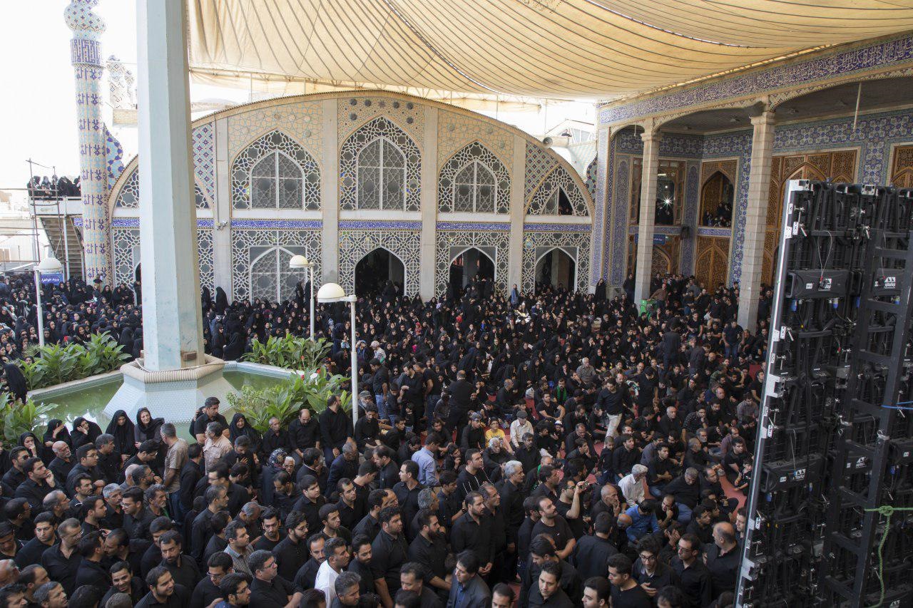 عزادارای هیات‌های سینه‌زنی یزد در مسجد حظیره