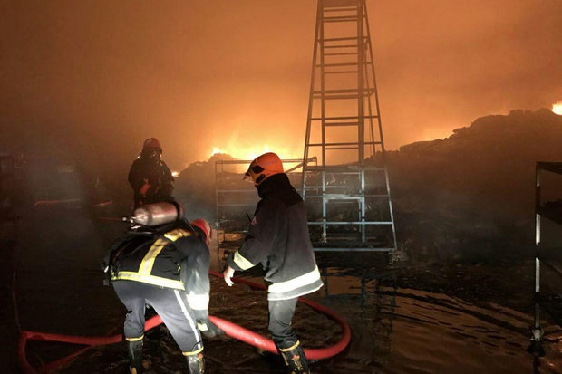 فوت یک کارگر در آتش سوزی شهرک صنعتی راوند کاشان