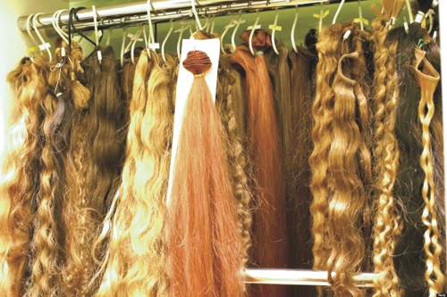 قصه گیس‌های بریده/ بازار خرید و فروش موی طبیعی زنان و تبدیل آن به اکستنشن