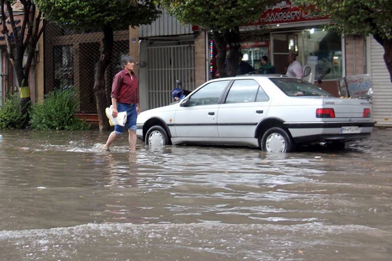 فیلم | آب‌گرفتگی خیابان‌های ساری پس از بارش شدید باران