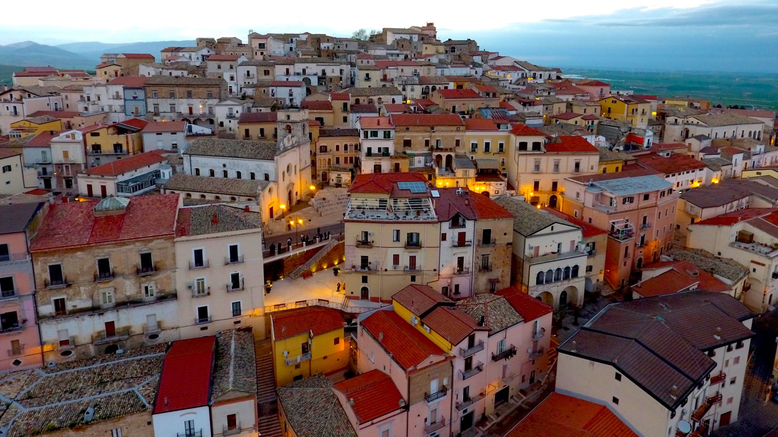 مقیم این شهر در ایتالیا شوید و ۲ هزار یورو هدیه بگیرید