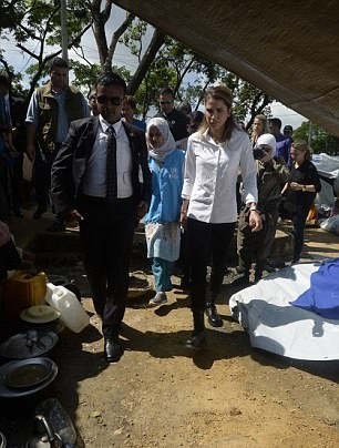 تصاویر | ملکه اردن در بازدید از اردوگاه آوارگان روهینگیا