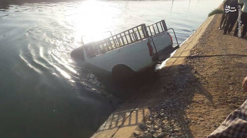 عکس | سقوط مرگبار وانت‌پیکان به کانال آب
