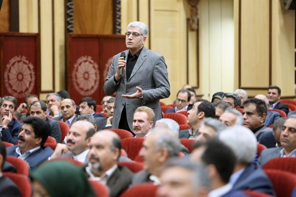 انتقاد تند نائب رییس اتاق ارومیه به ادامه بسته بودن گمرکات ایران و شمال عراق