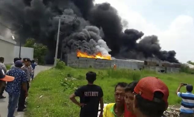 تصاویر | انفجار در کارخانه موادمحترقه اندونزی با ۴۷ کشته