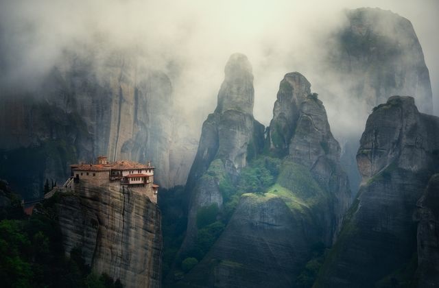 عکس | صومعه مه‌آلود در عکس روز نشنال‌ جئوگرافیک