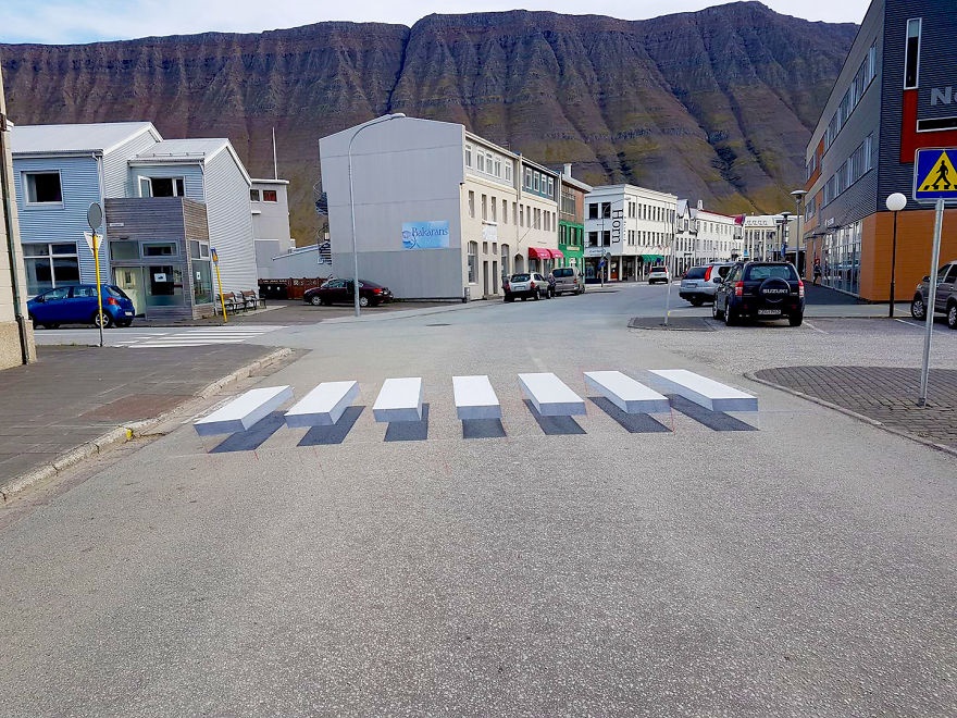 تصاویر | خط عابر پیاده سه بعدی در ایسلند