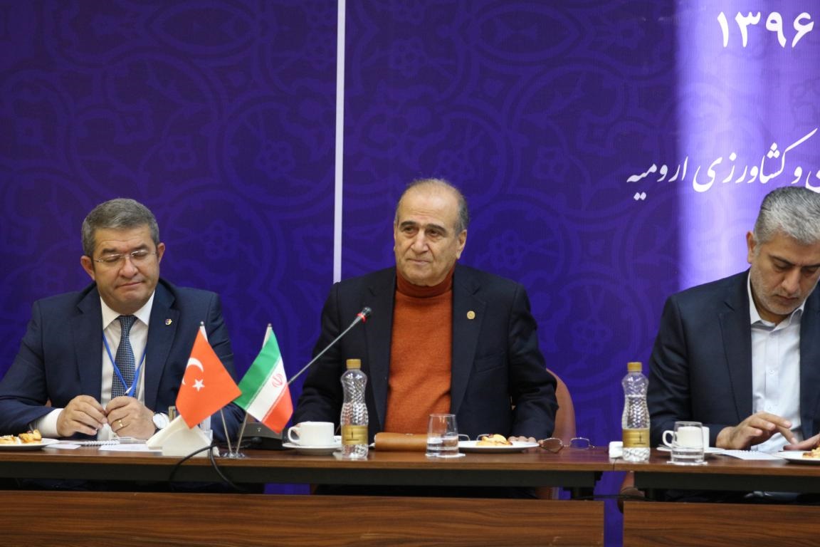 رییس اتاق بازرگانی ارومیه: آذربایجان‌غربی و وان ترکیه باید از ظرفیت‌های یکدیگر بهره‌مند شوند