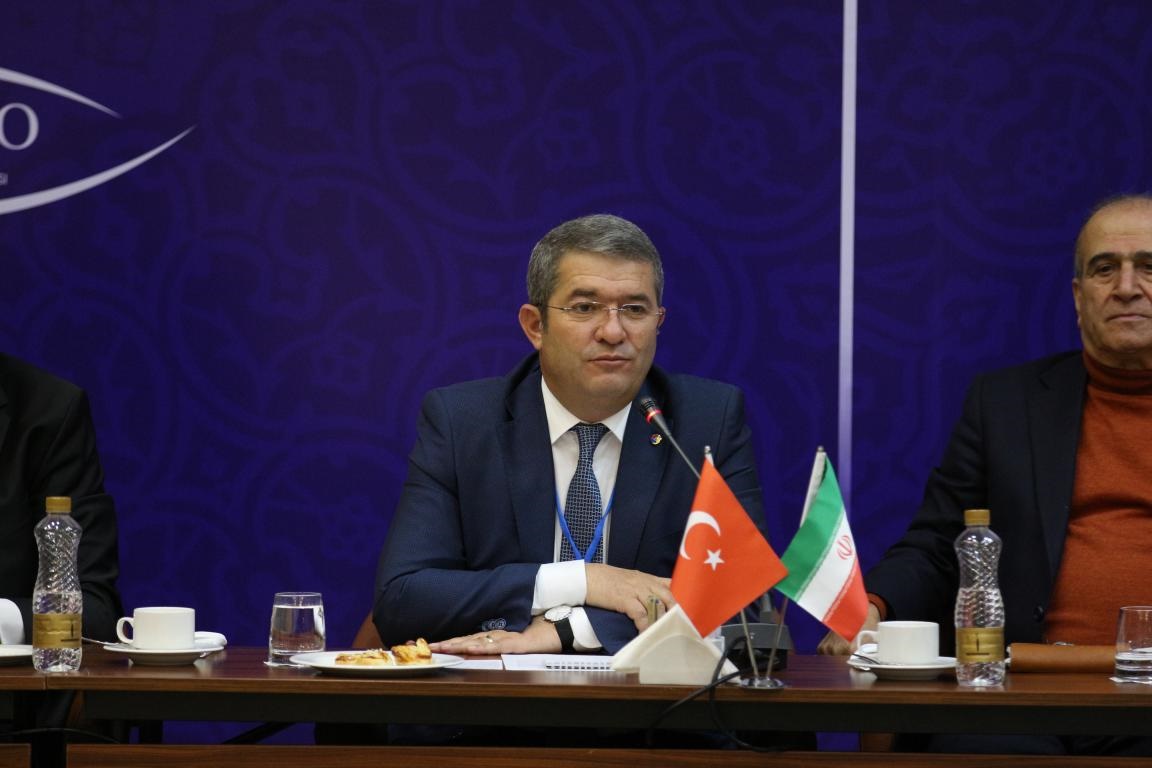 انتقاد رییس اتاق بازرگانی وان ترکیه از پایانه های مرزی دو کشور
