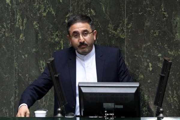 فیلم | دفاع یک نماینده مجلس از وزیر پیشنهادی علوم: ایشان را ترامپ معرفی نکرده است!