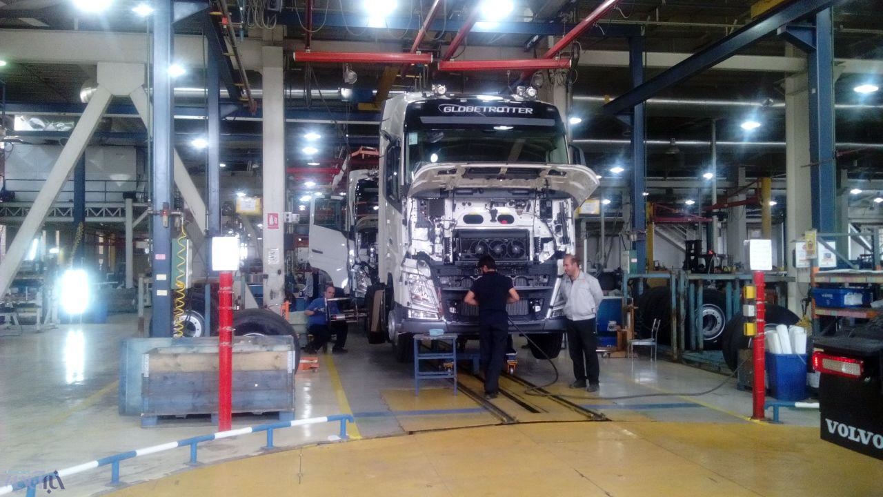 تصاویر | خط تولید کامیون ولوو در ایران را ببینید