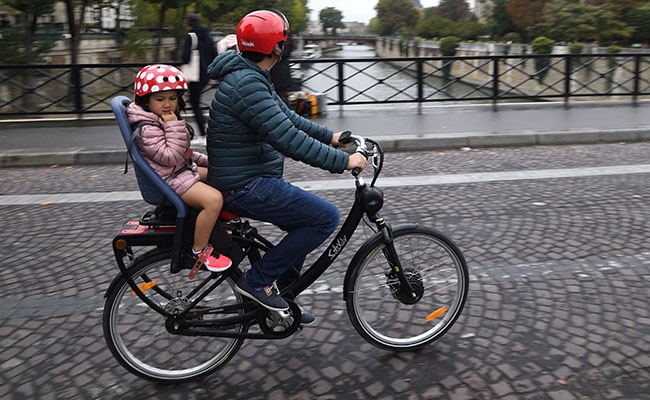 تصاویر | تجربه یک روز زندگی بدون خودرو در پاریس