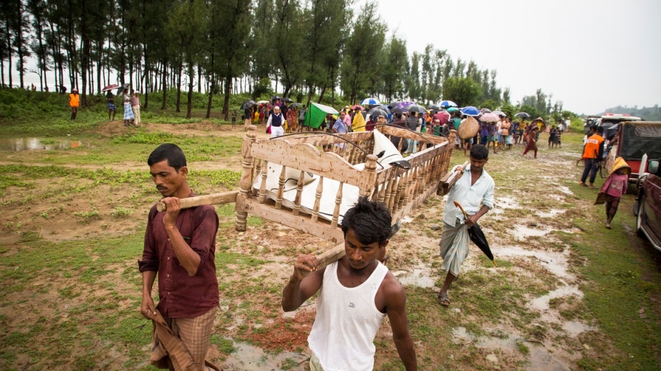 تصاویر | غرق شدن قایق ۳۳ مسلمان روهینگیا در نزدیکی مرز بنگلادش
