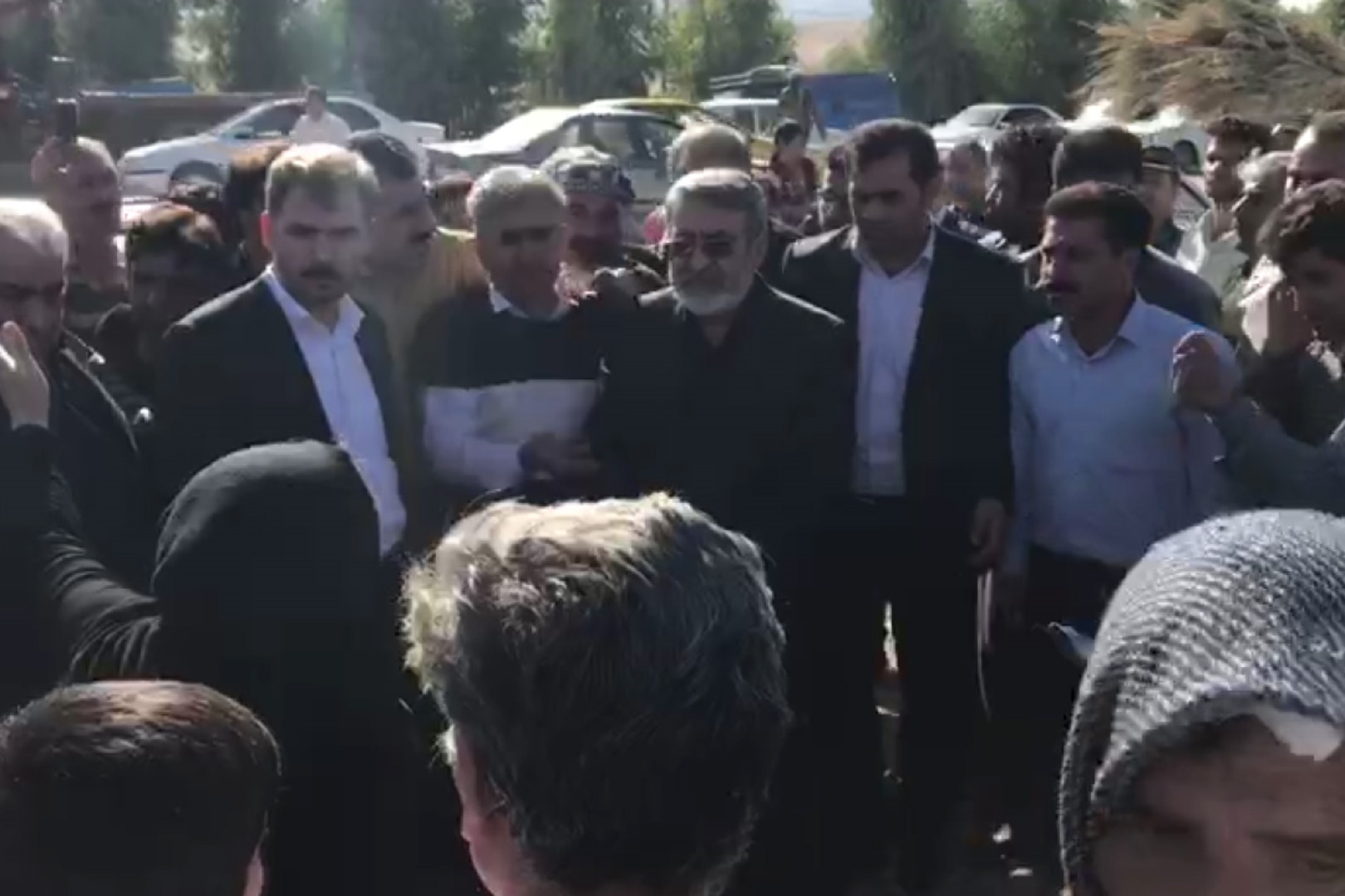 فیلم | بازدید وزیر کشور از مناطق زلزله‌زده کرمانشاه