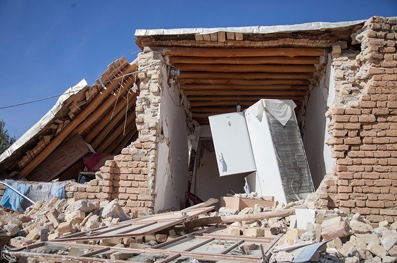 ۱۵۱ پیش‌لرزه و پس‌لرزه‌ برای زلزله ۷.۳ ریشتری دیروز کرمانشاه