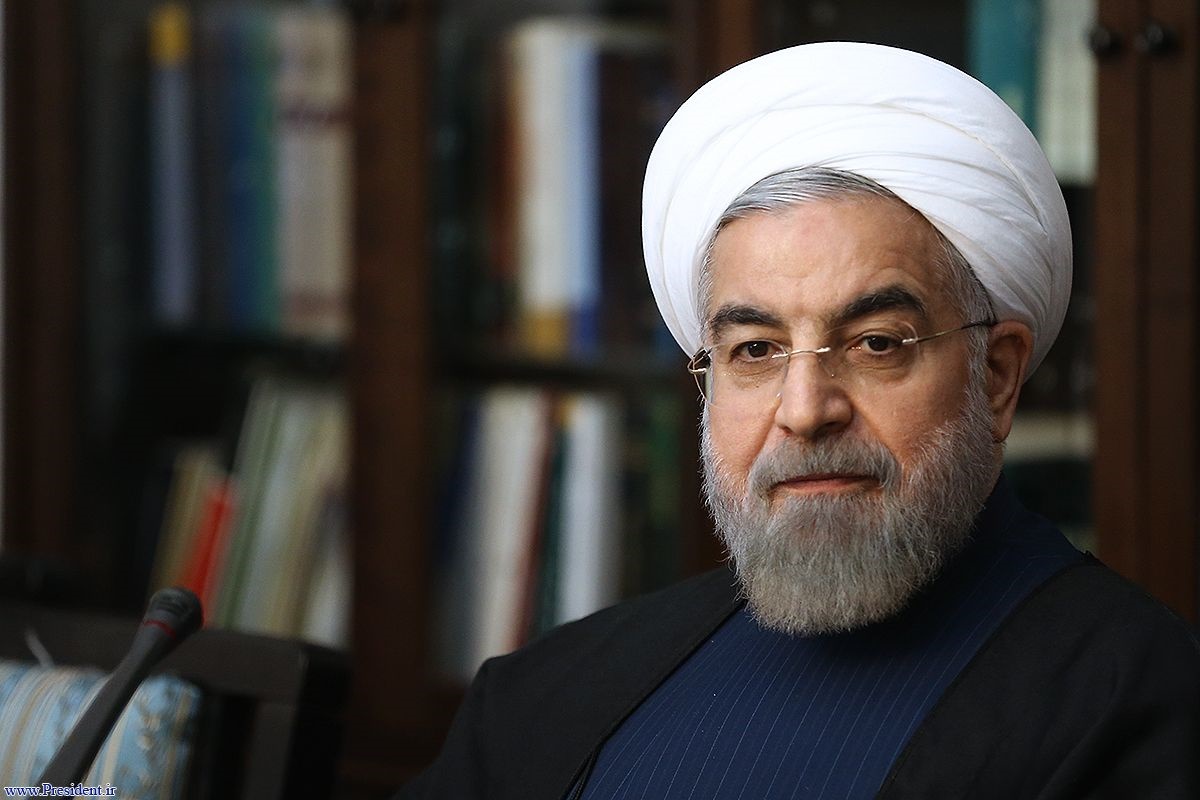 فیلم | روحانی در کرمانشاه: دولت با دادن کمک‌های بلاعوض به یاری زلزله‌زدگان می‌آید