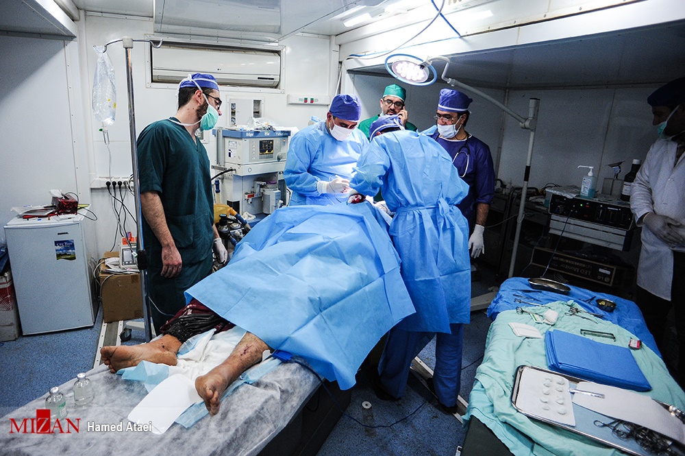 تصاویر | اولین جراحی مغز در بیمارستان صحرایی سرپل‌ ذهاب