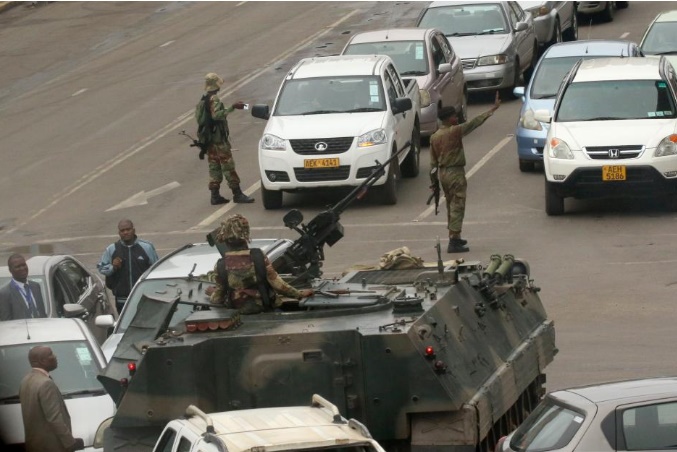 تصاویر | کودتای نظامی آرام زیمباوه و رئیس‌جمهوری که بازداشت شد