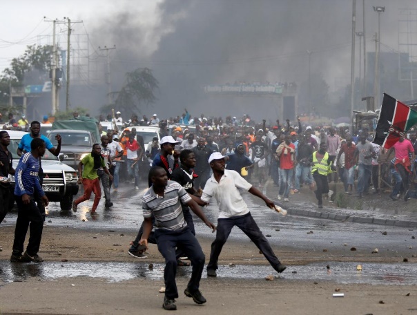 تصاویر | درگیری خونین پلیس و مردم کنیا | ۳ مخالف کشته شدند