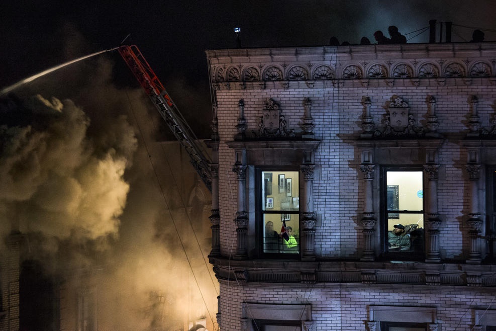 تصاویر | آتش‌سوزی مهیب در برج مسکونی همیلتون نیویورک