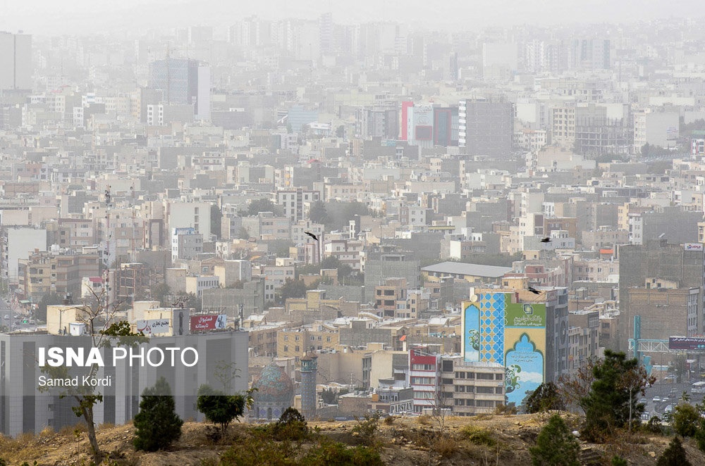 تهران، صحنه تاخت و تاز گرد و غبارها شد/ هوای پایتخت ۸ روز متوالی در آلودگی