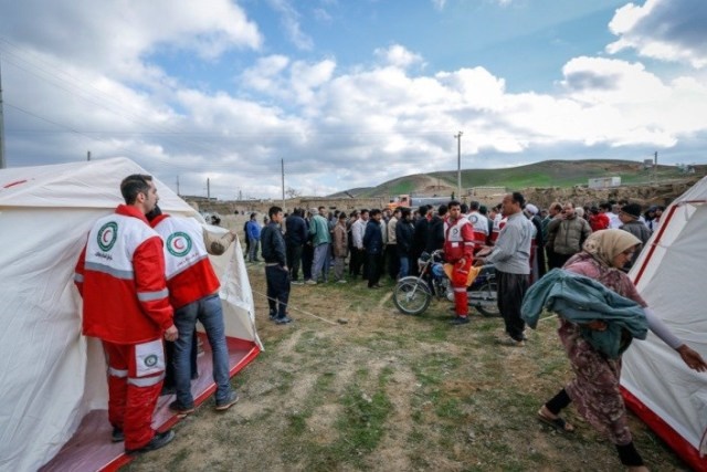 جمع آوری 12 محموله کمک های مردمی چهارمحال و بختیاری برای مناطق زلزله زده