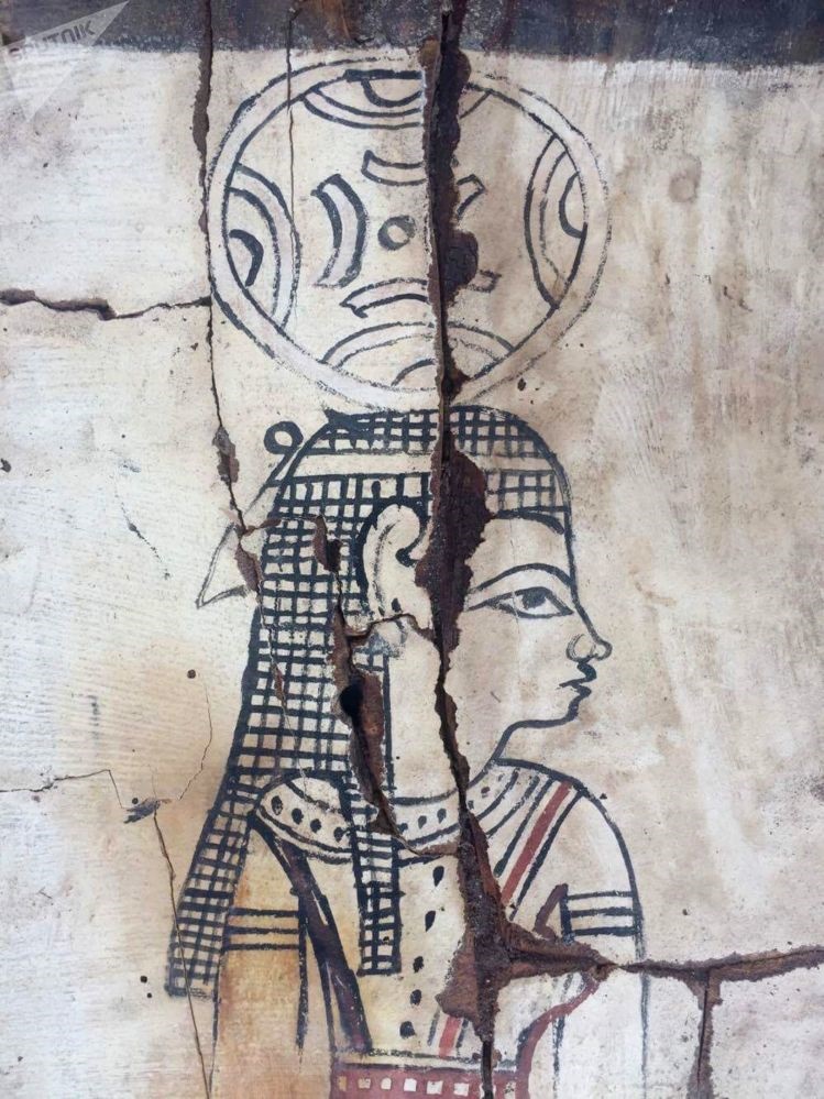 تصاویر | کشف مومیایی مصری همراه با ماسک طلایی