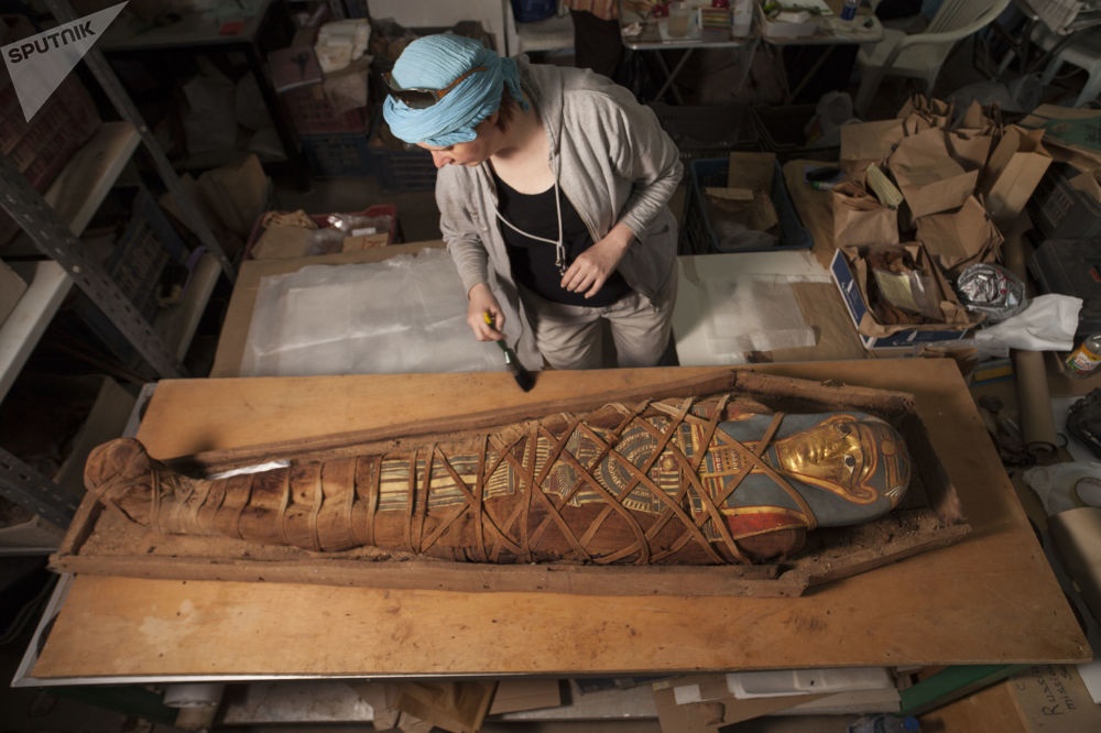 تصاویر | کشف مومیایی مصری همراه با ماسک طلایی