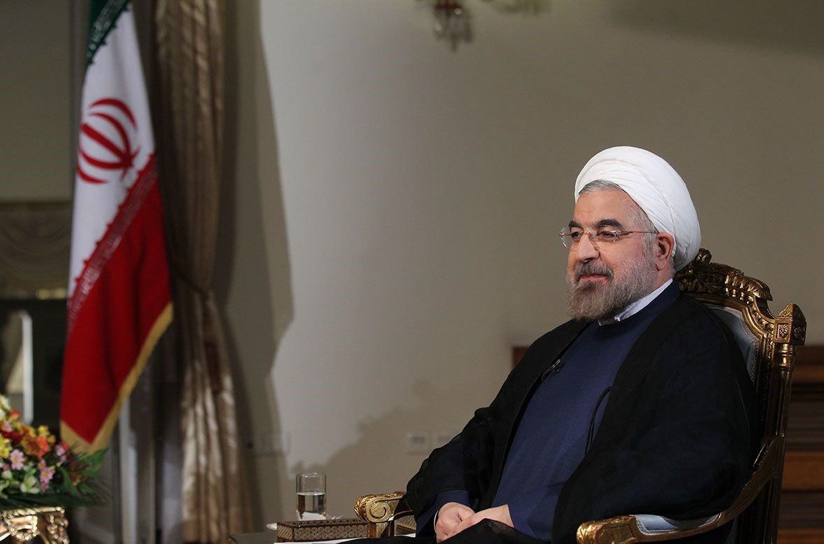 گفت‌وگوی روحانی با رهبری درباره بنگاه‌های اقتصادی/ مشکل بانک‌ها فقط برجام نیست/ برنامه برای یارانه/۲